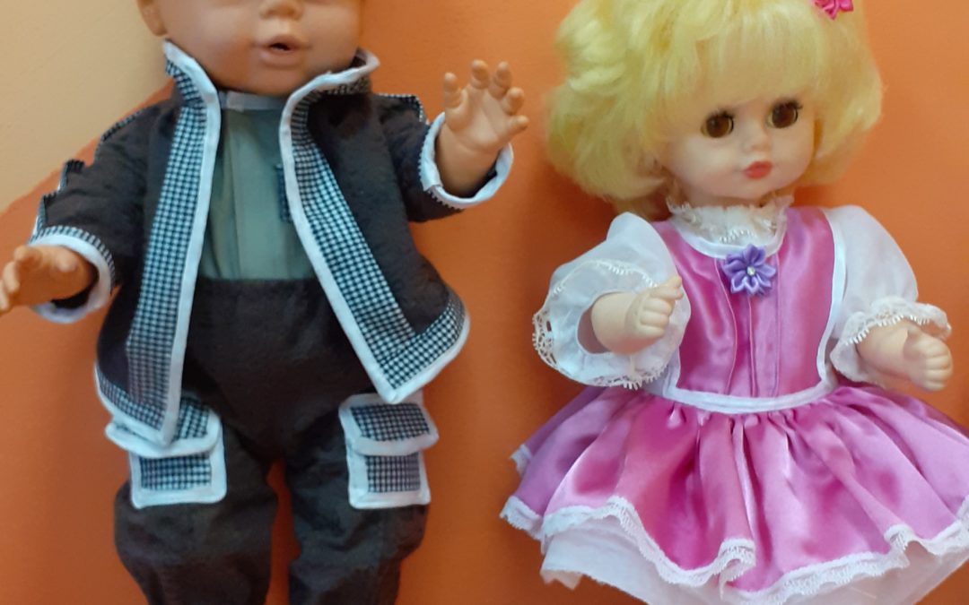 Простая одежда и обувь для советской куклы. Прическа.