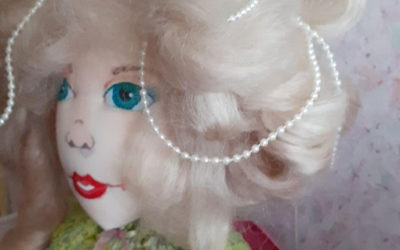 Галерея кукол. Выставка коллекции цветочных кукол.