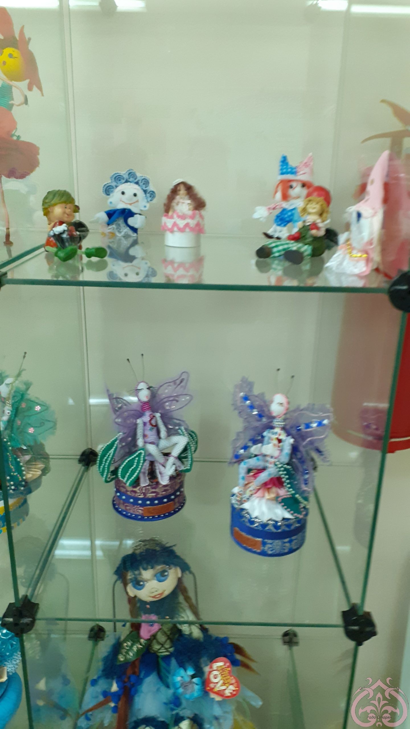 Выставка текстильных кукол   
Куклы-малышки-подвески.