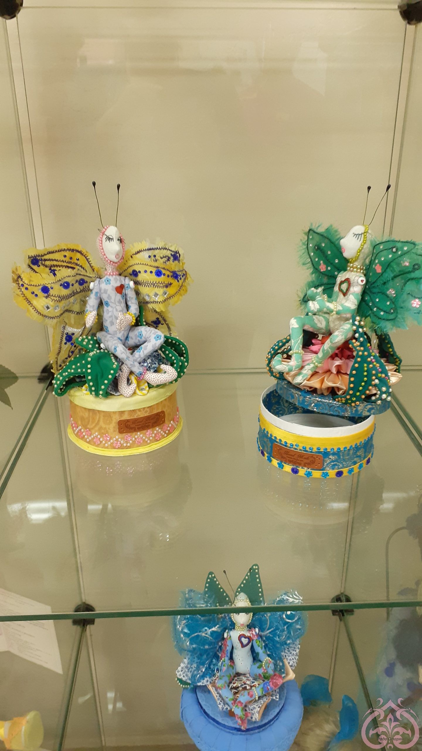 Выставка текстильных кукол   
Теплая цветовая гамма бабочек.