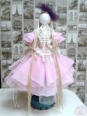подставка для кукол своими руками  Балеринка в розовом на подставке